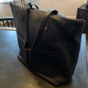Madewell large zip transport tote fully lined black leather
